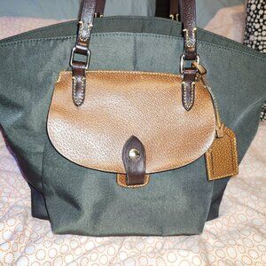 Dooney & Bourke tote bag